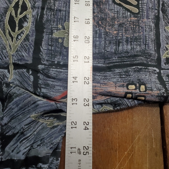 TORI RICHARD Hawaiian Shirt 100% Cotton Lawn Mens XL Honolulu Geometric Design - Picture 10 of 11